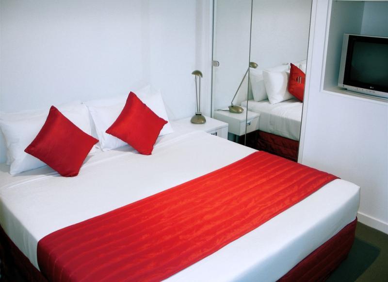 Milano Serviced Apartments Мелбърн Стая снимка